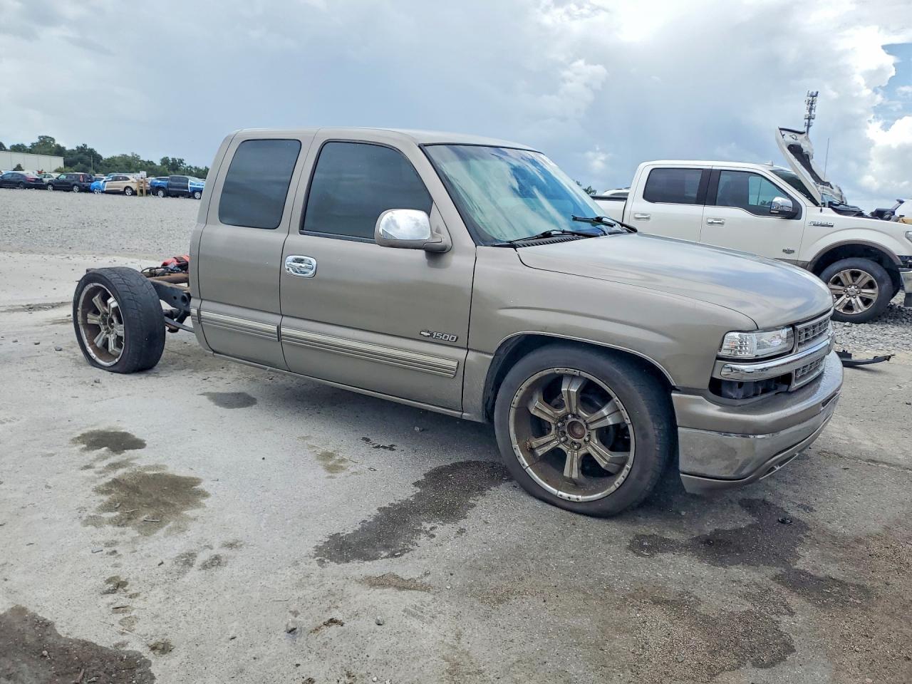 Chevrolet Silverado C1500