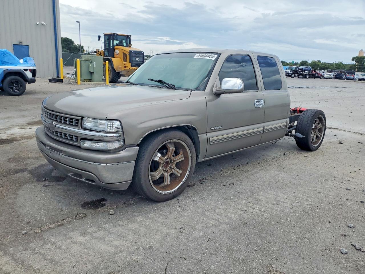 Salvage Chevrolet Silverado Image