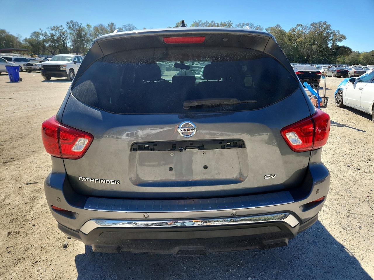 Nissan Pathfinder Sv