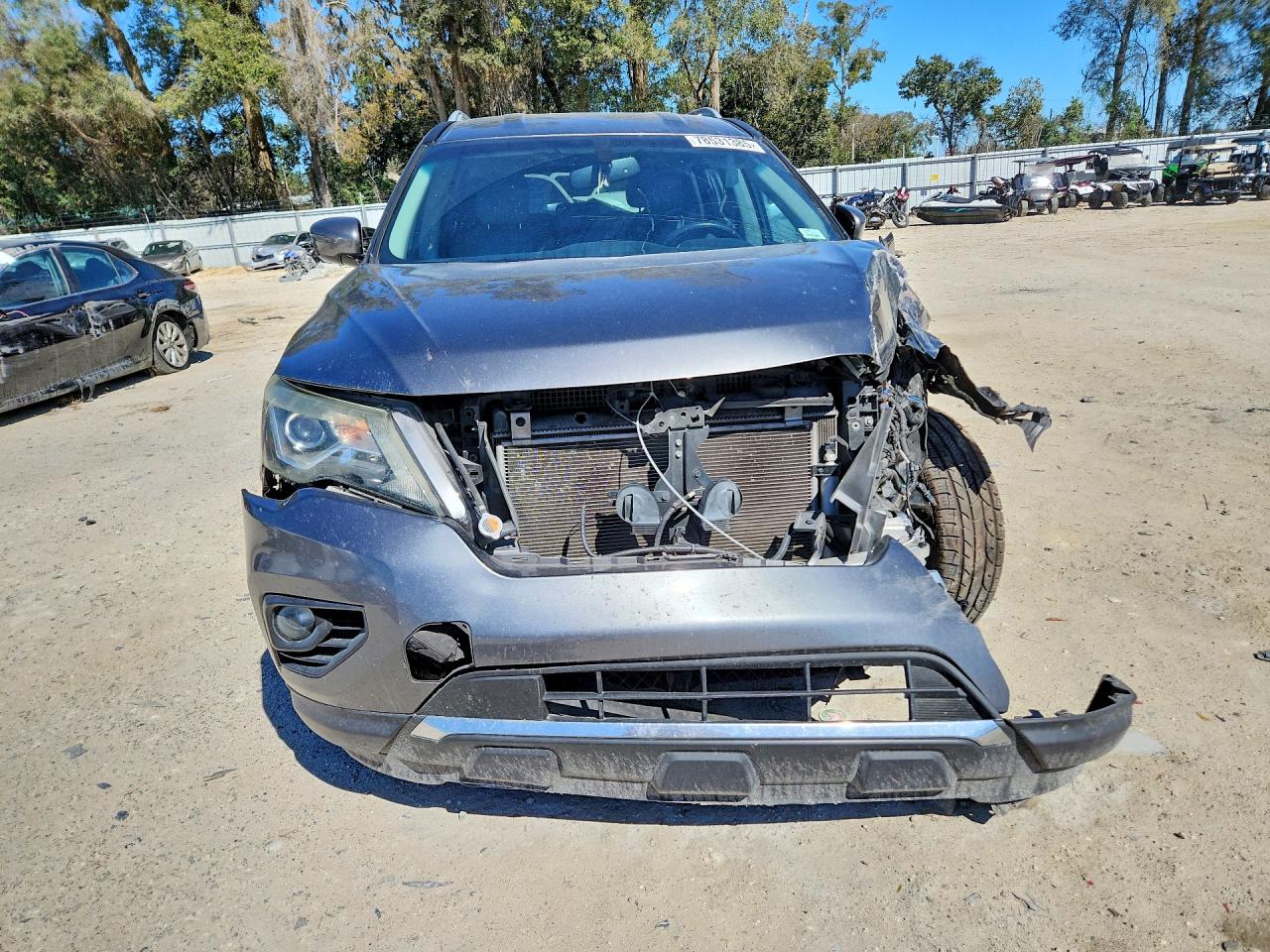 Nissan Pathfinder Sv