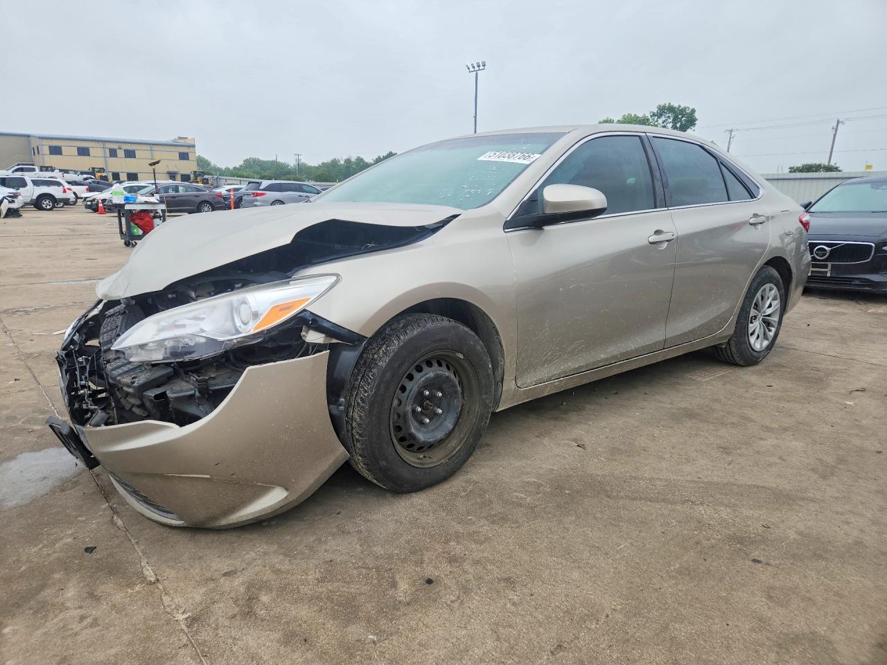 Salvage Toyota Camry Image