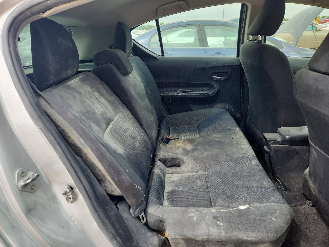 Toyota Prius c Three