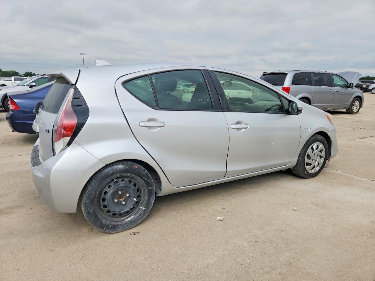 Toyota Prius c Three
