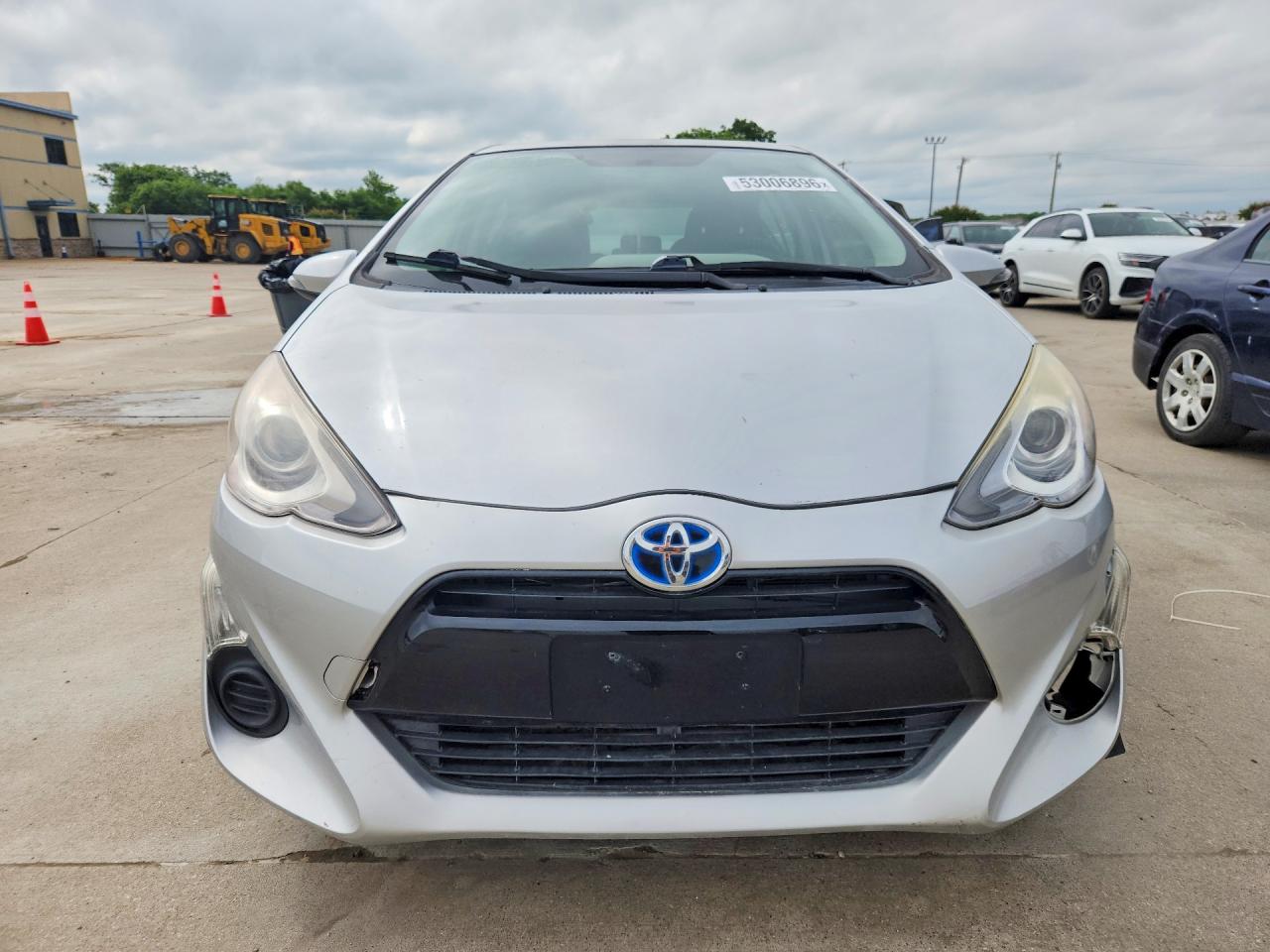 Toyota Prius c Three