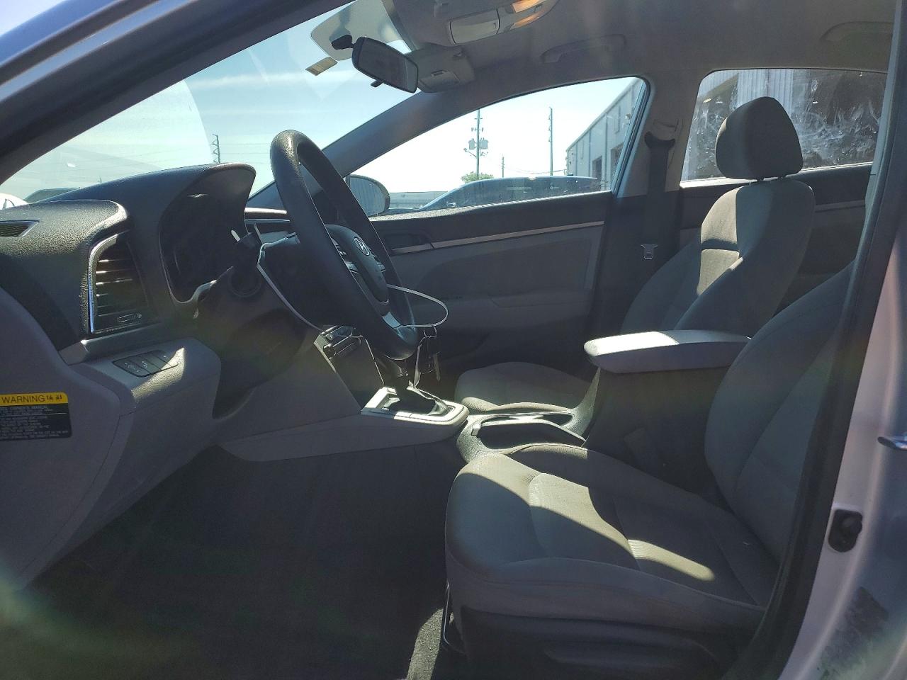 Hyundai ELANTRA Sel