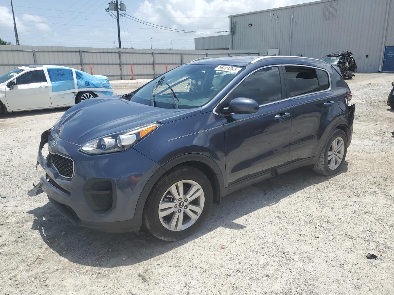 Salvage Kia Sportage Image