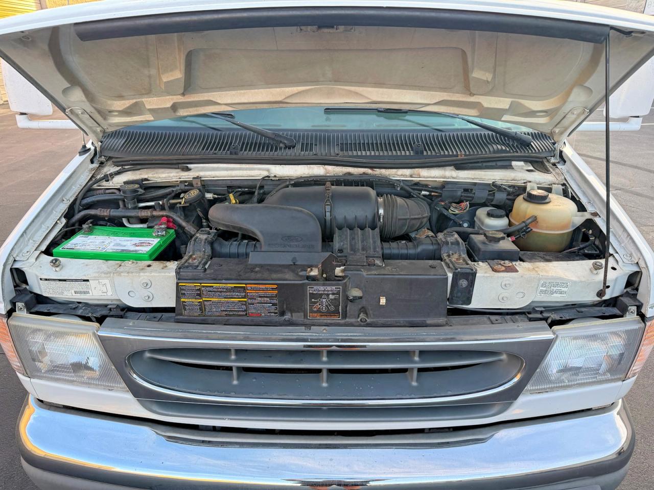 Ford Econoline E350 Super Duty Cutaway Van