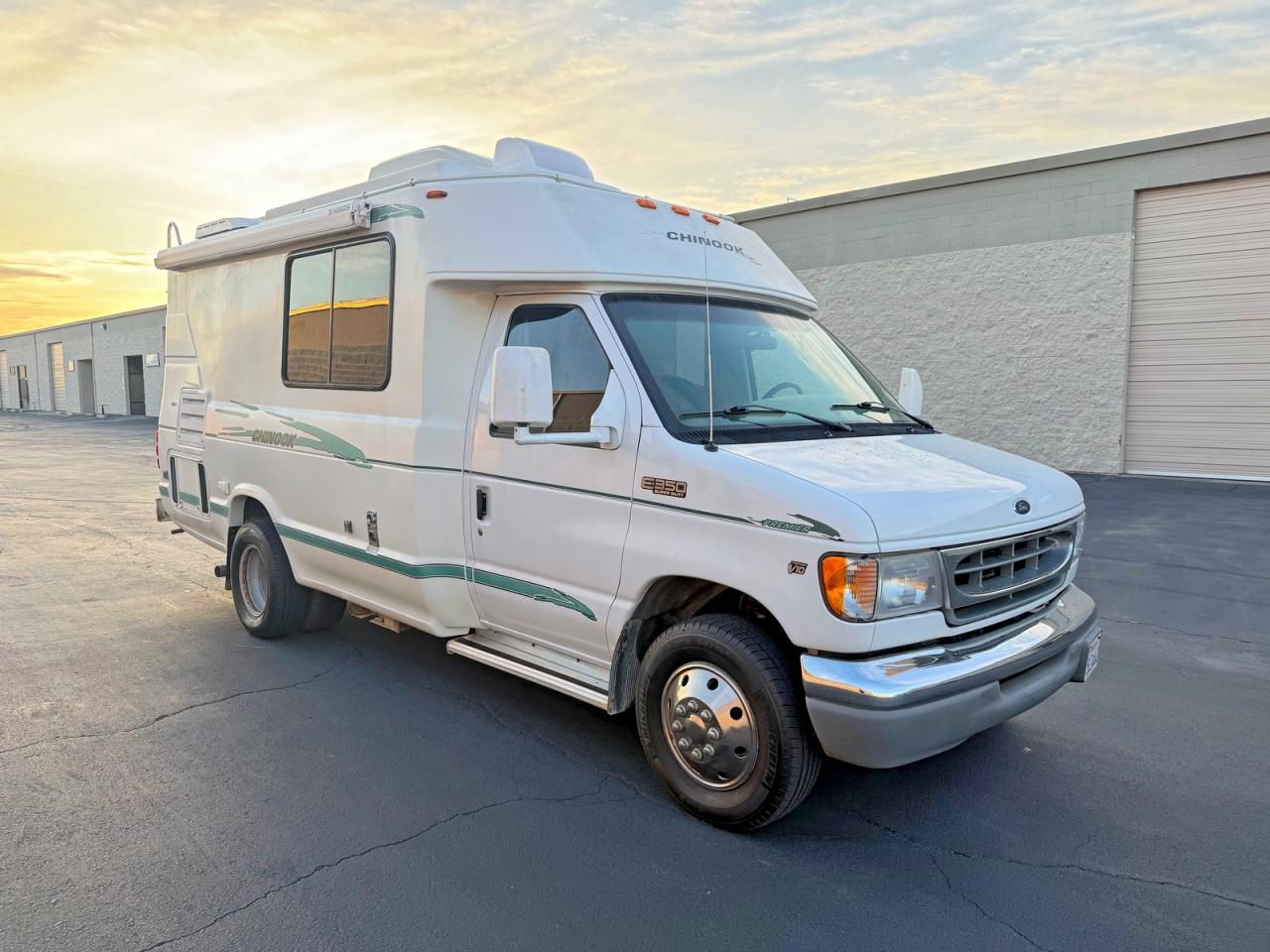 Salvage Ford Econoline Image