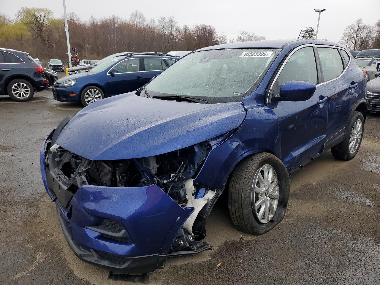 Salvage Nissan Rogue Image