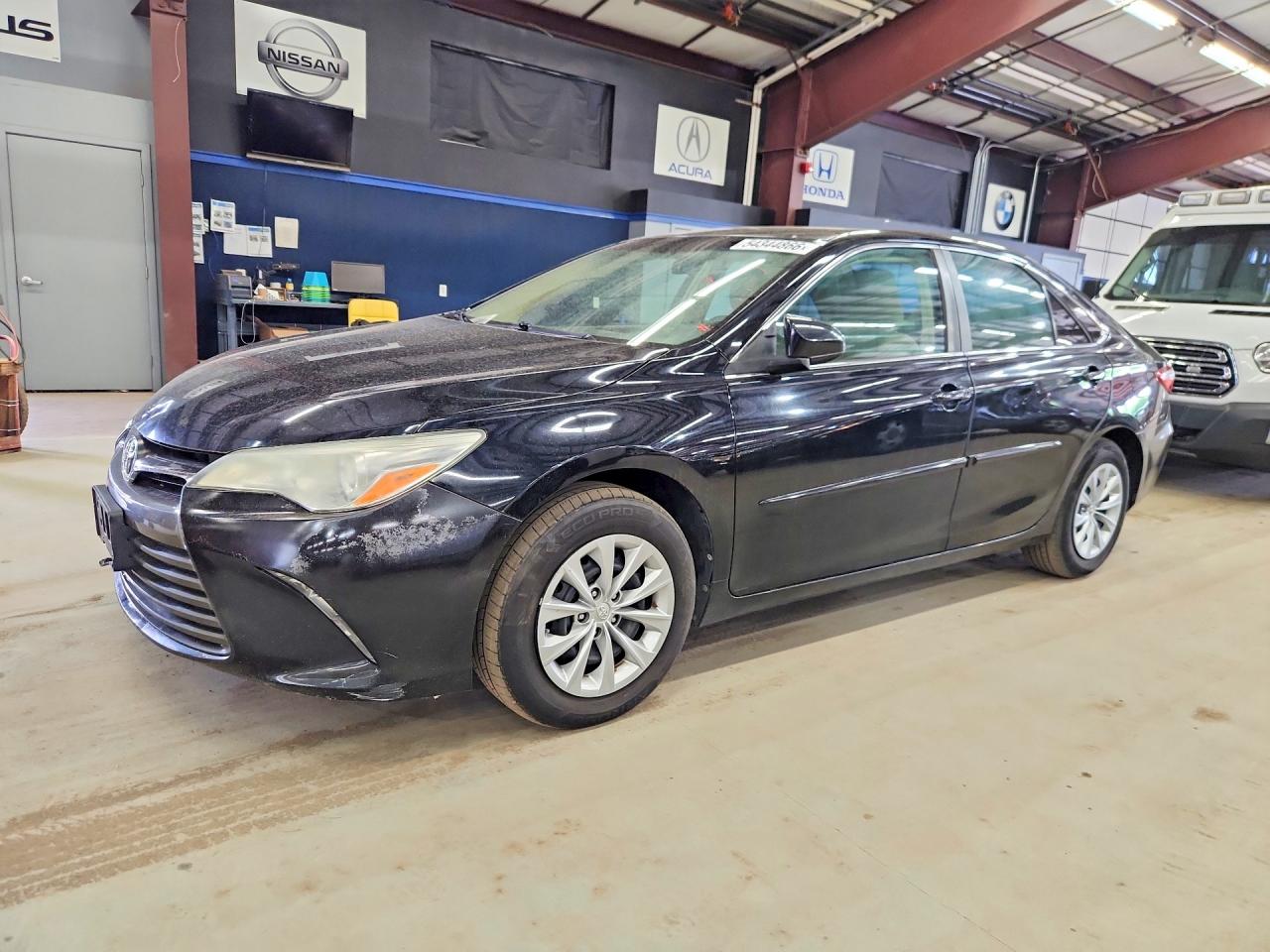 Salvage Toyota Camry Image
