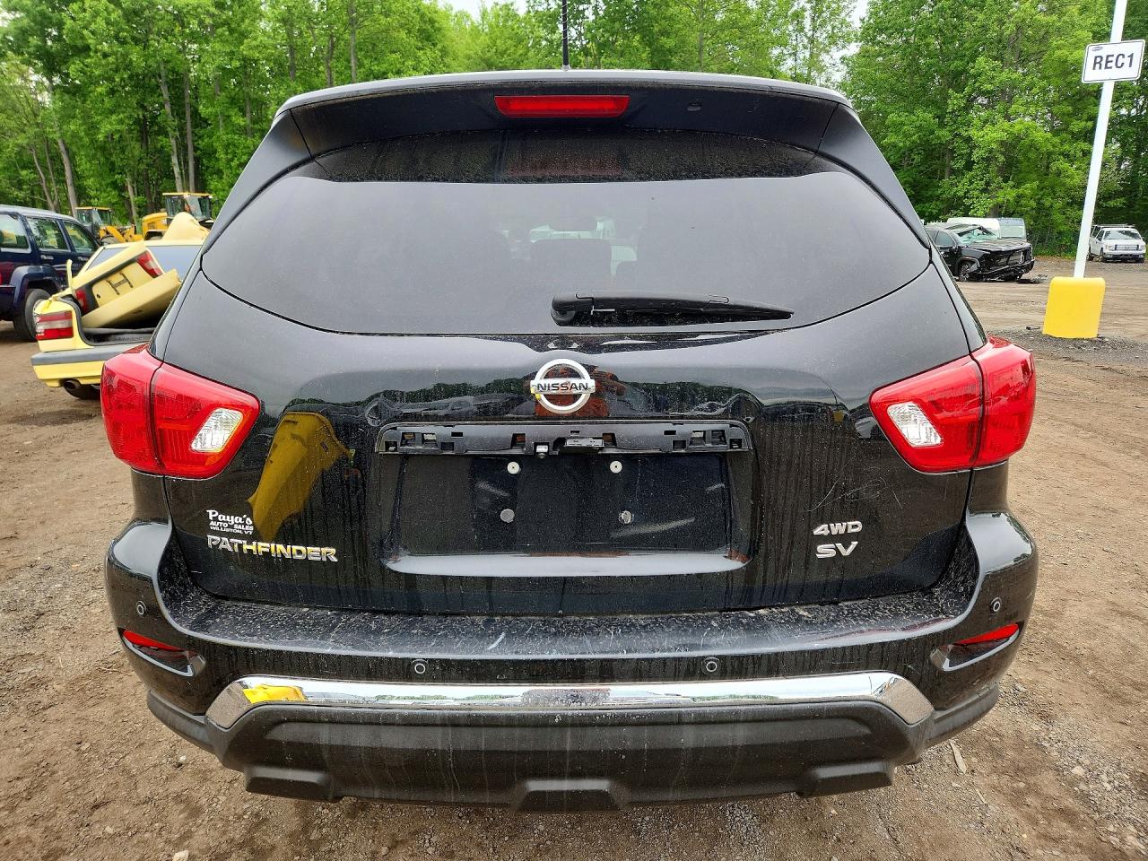 Nissan Pathfinder Sv