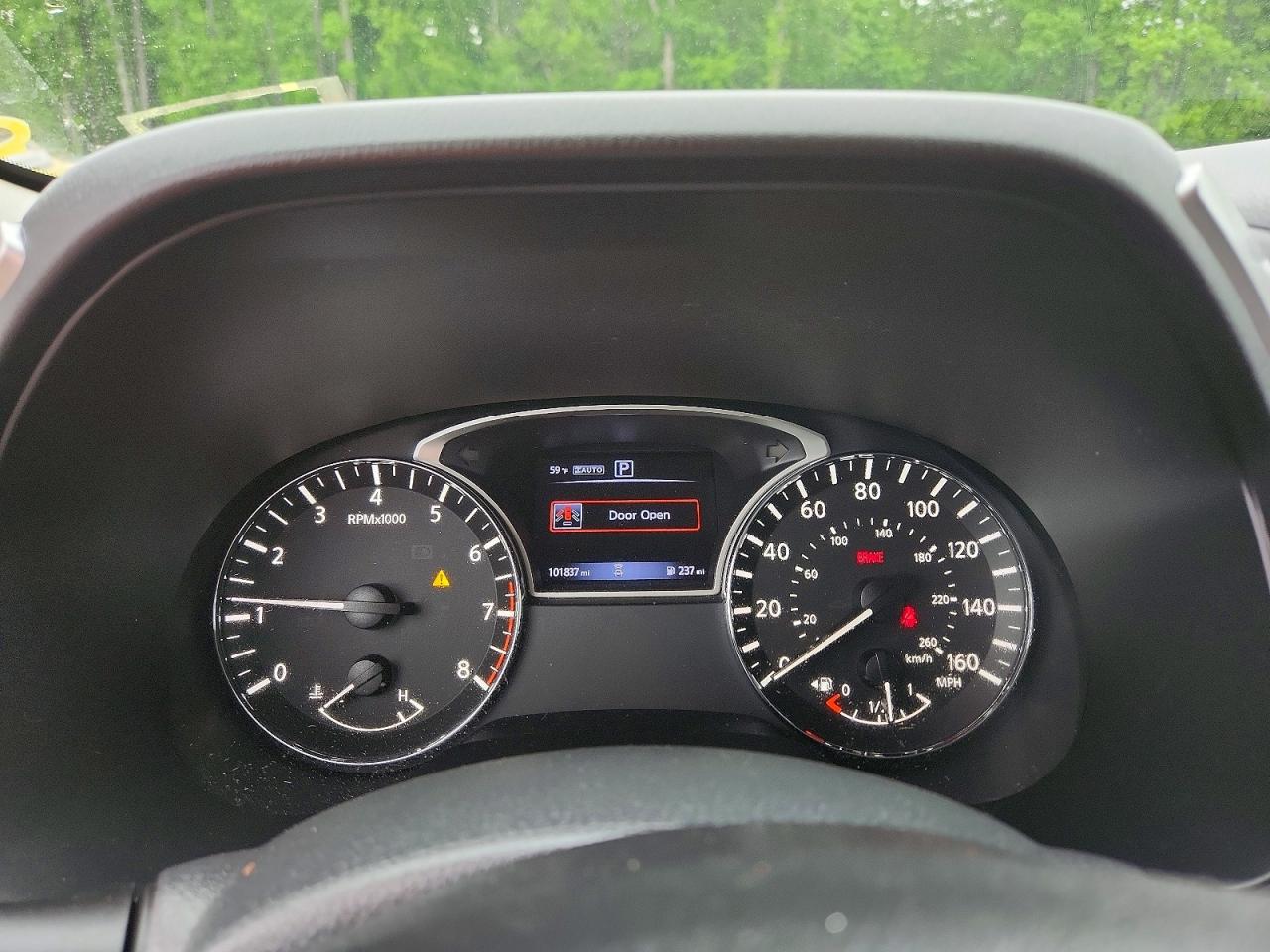Nissan Pathfinder Sv