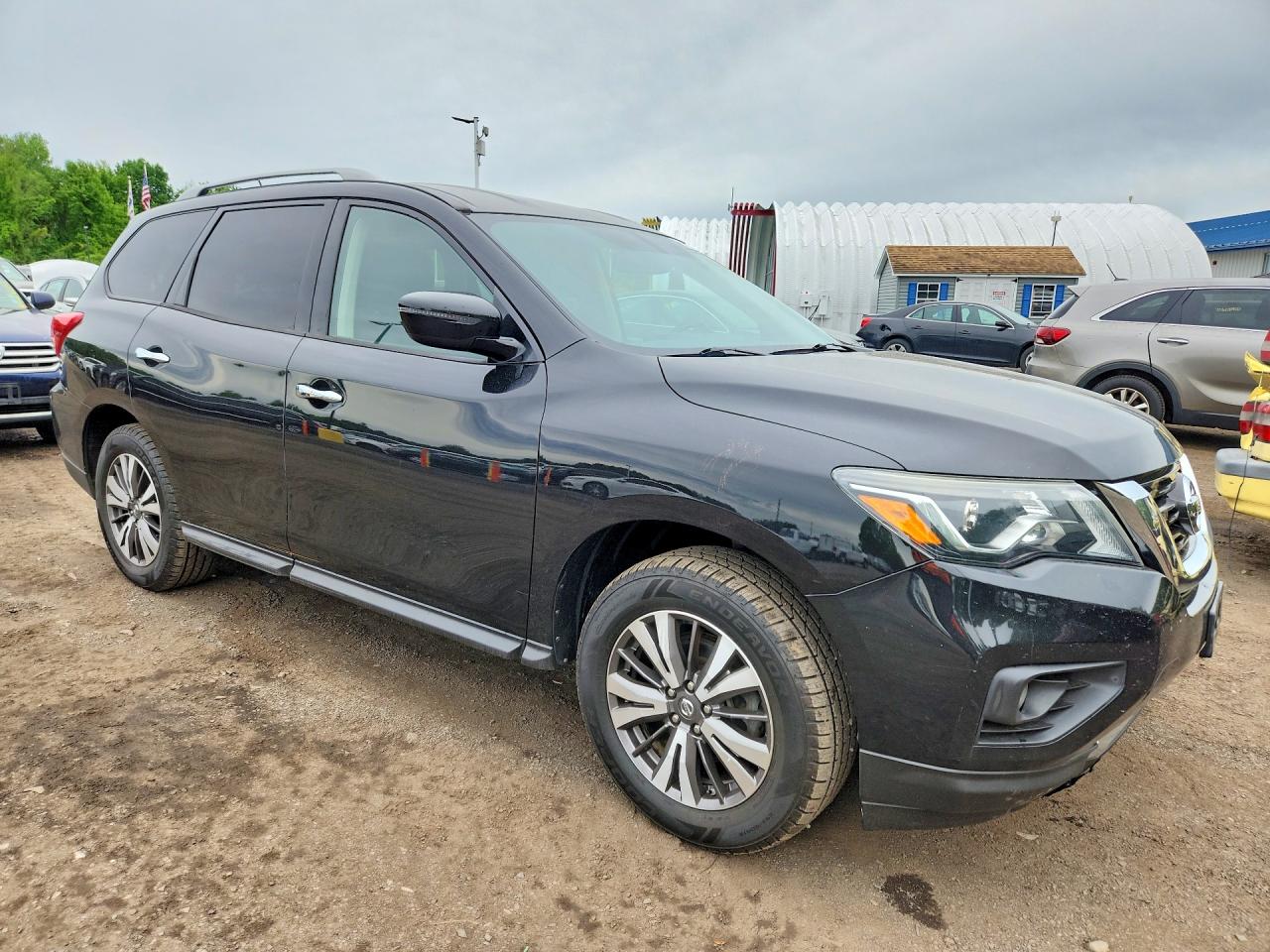 Nissan Pathfinder Sv
