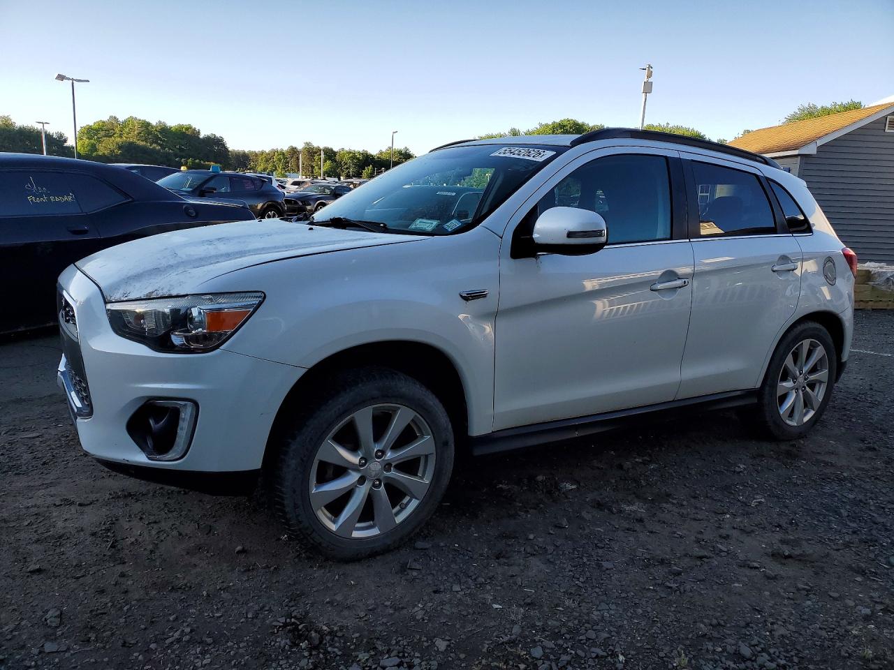 Salvage Mitsubishi Outlander Image