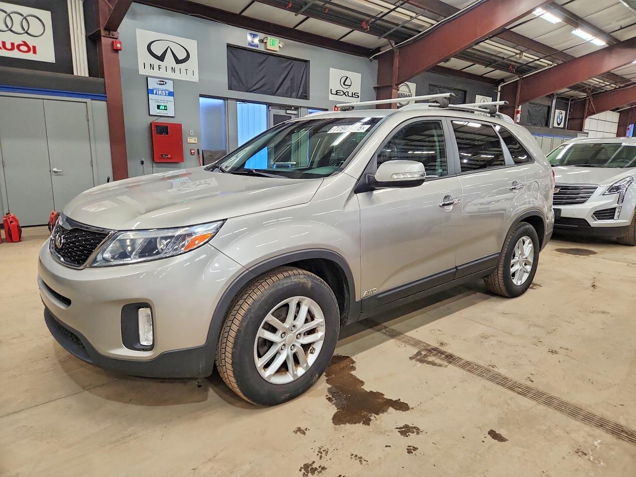 Salvage Kia Sorento Image