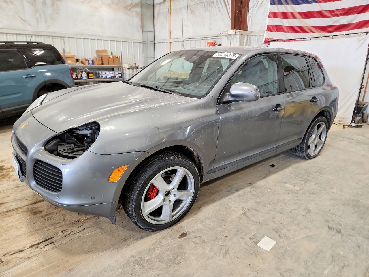 Salvage Porsche Cayenne Image