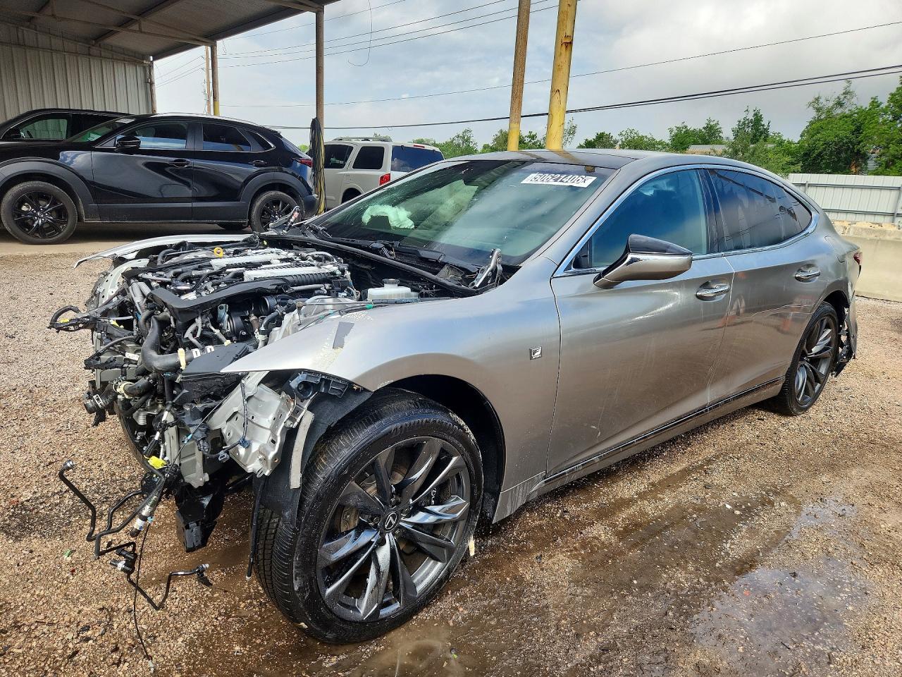 Salvage Lexus LS Image