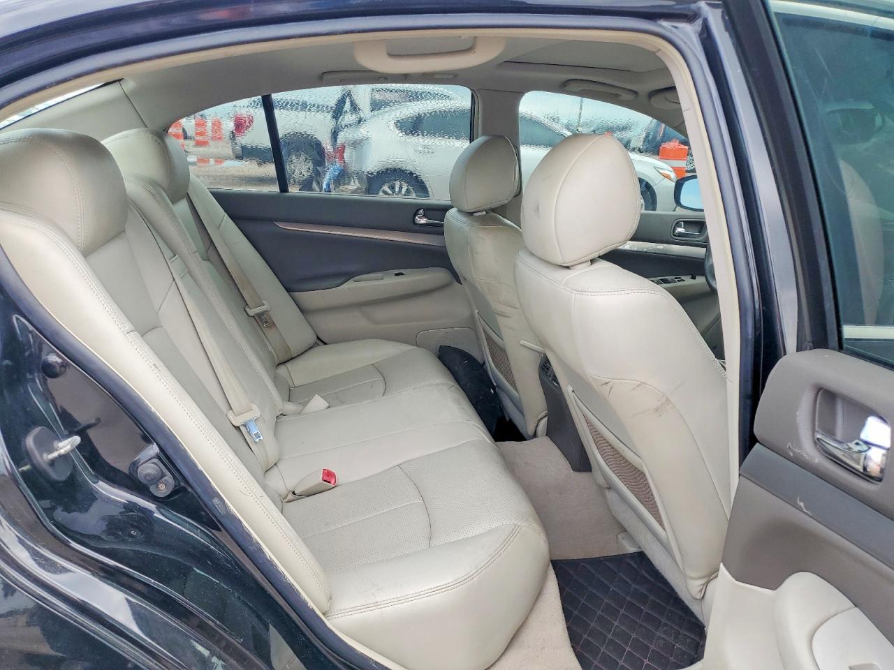 INFINITI G37 Base