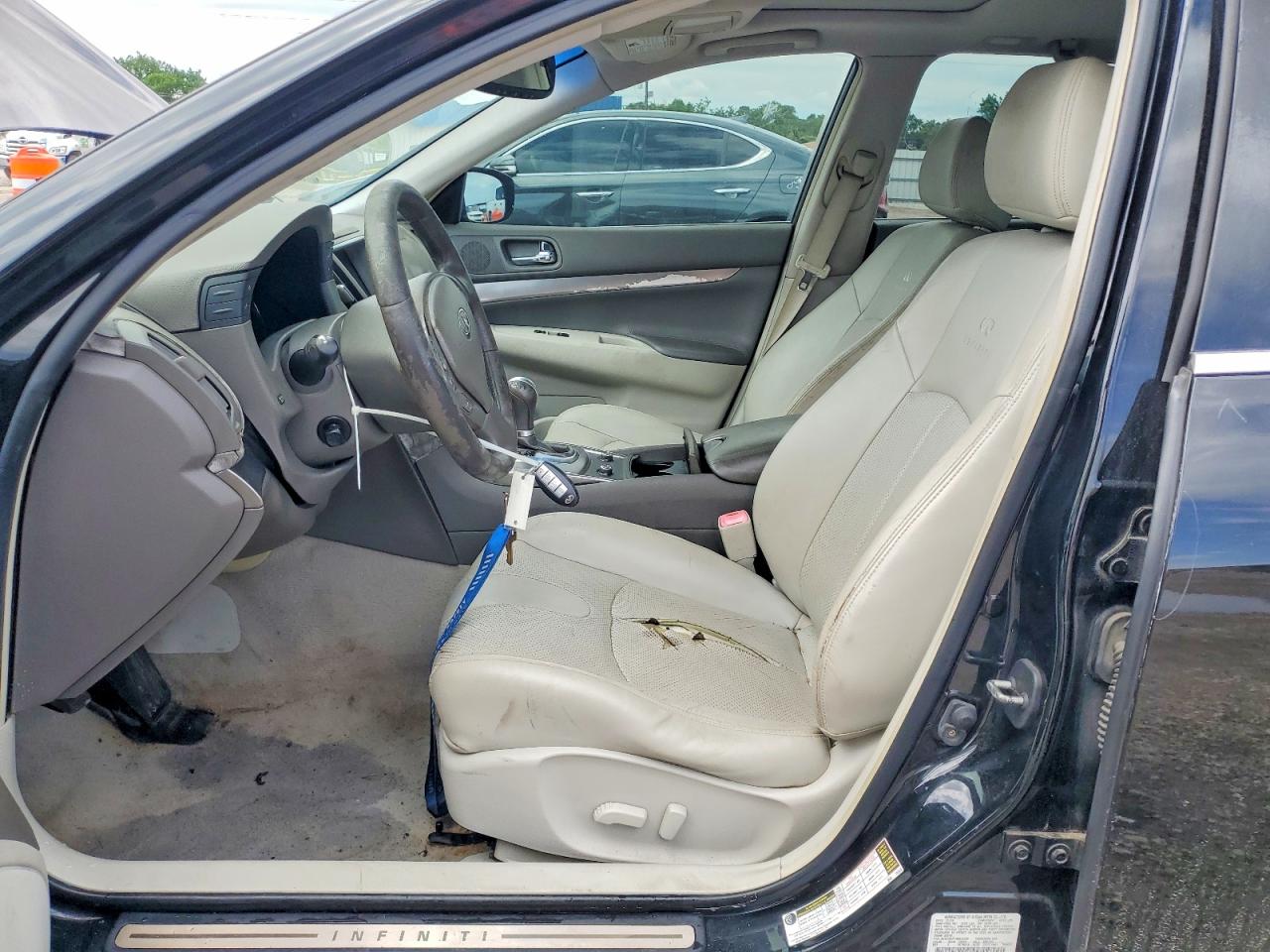 INFINITI G37 Base