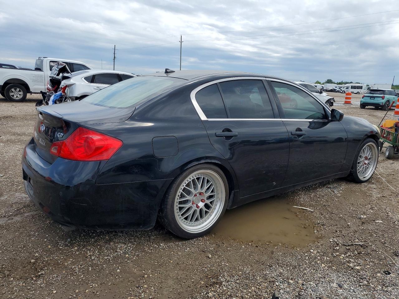 INFINITI G37 Base