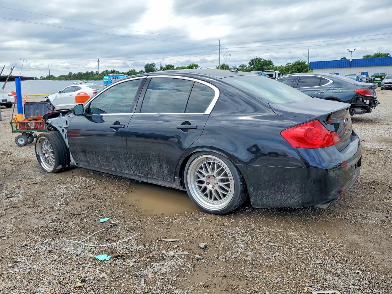 INFINITI G37 Base