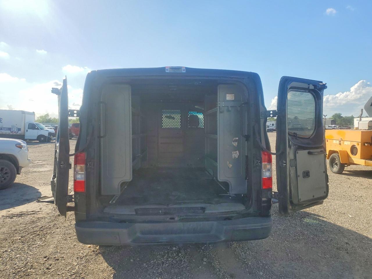 Nissan Nv 2500