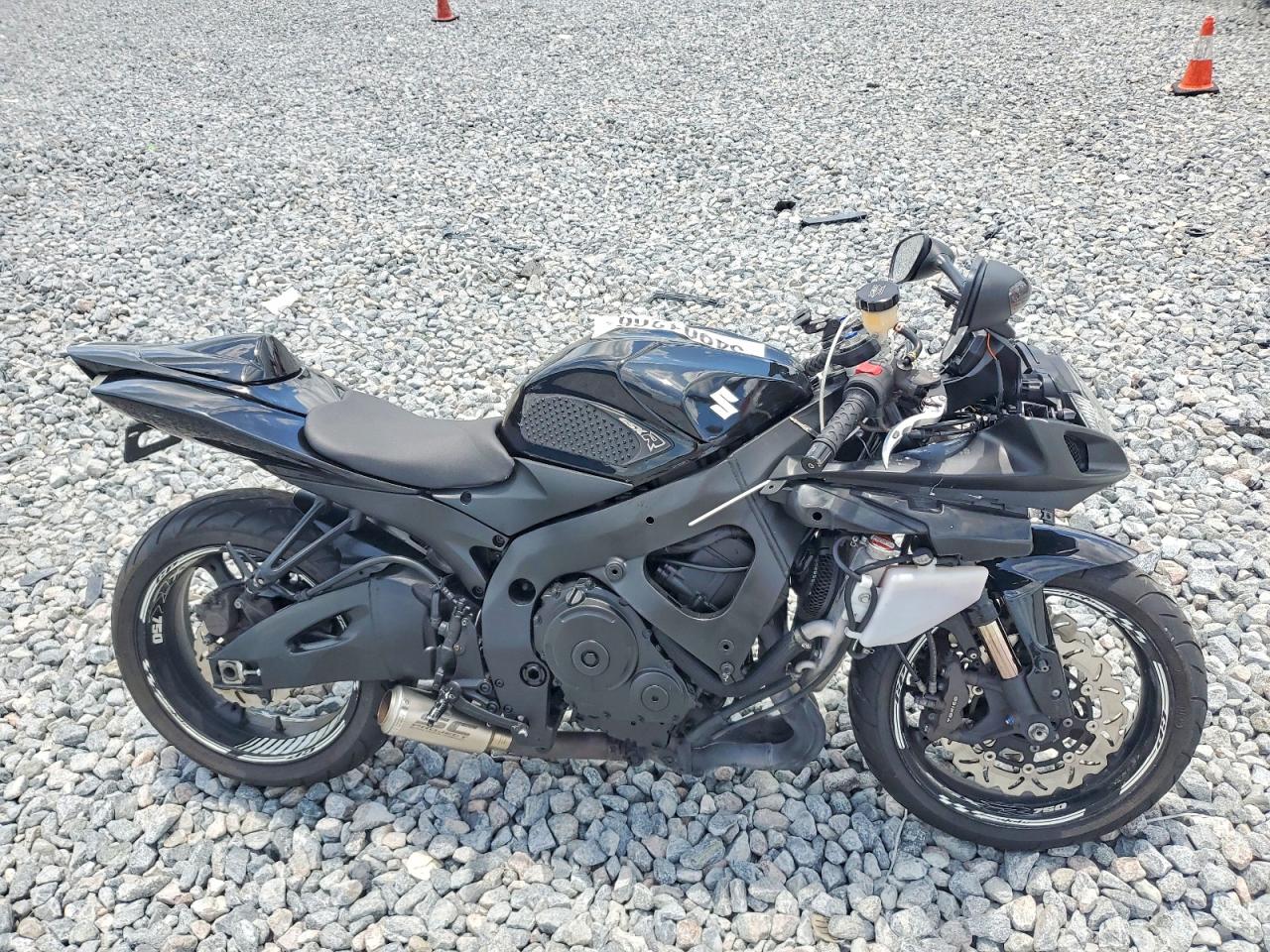 Salvage Suzuki Gsxr750 Image