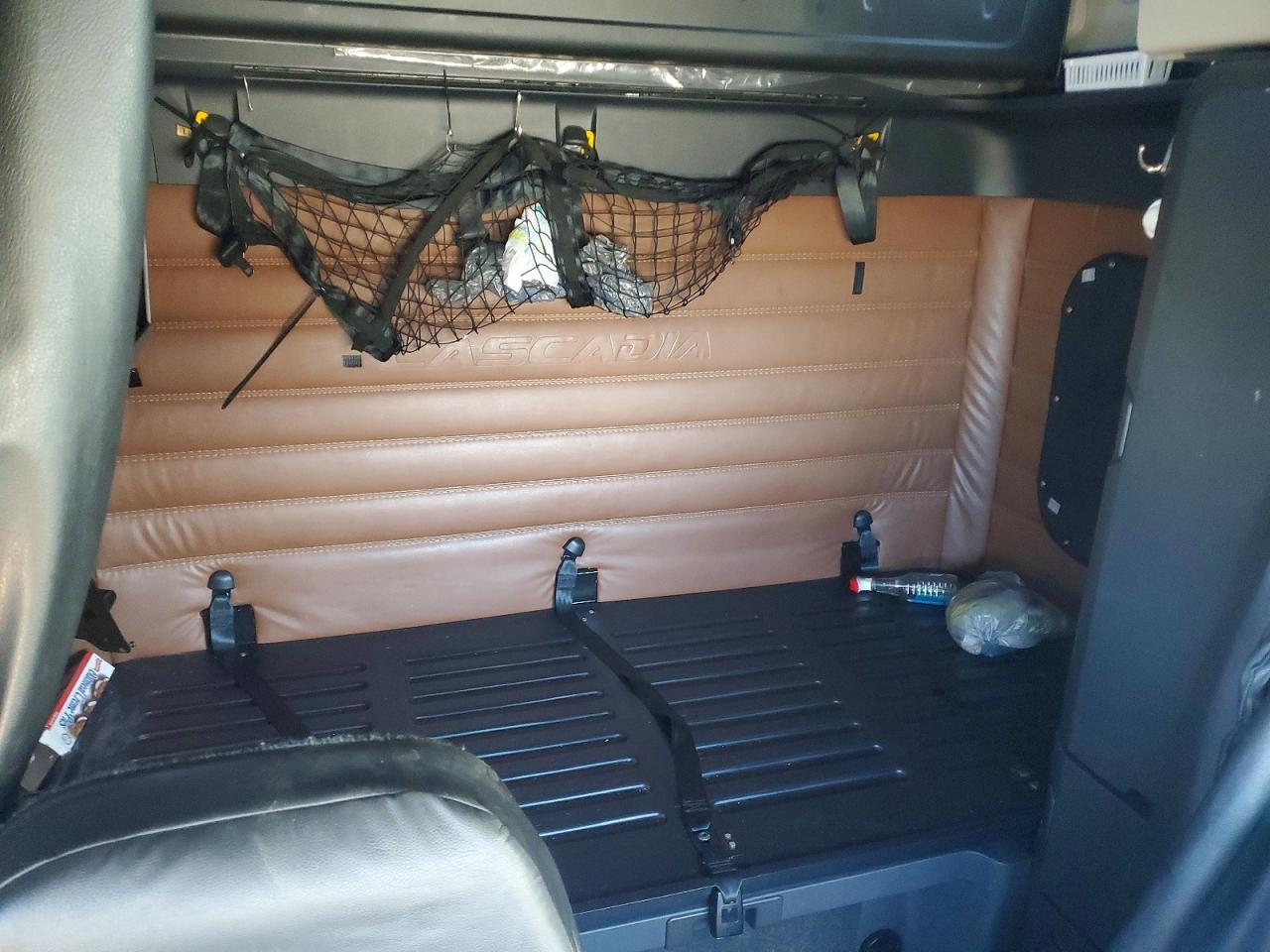 Freigliner Cascadia 126