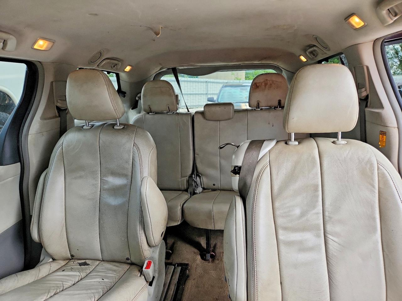 Toyota Sienna Xle 8-passenger