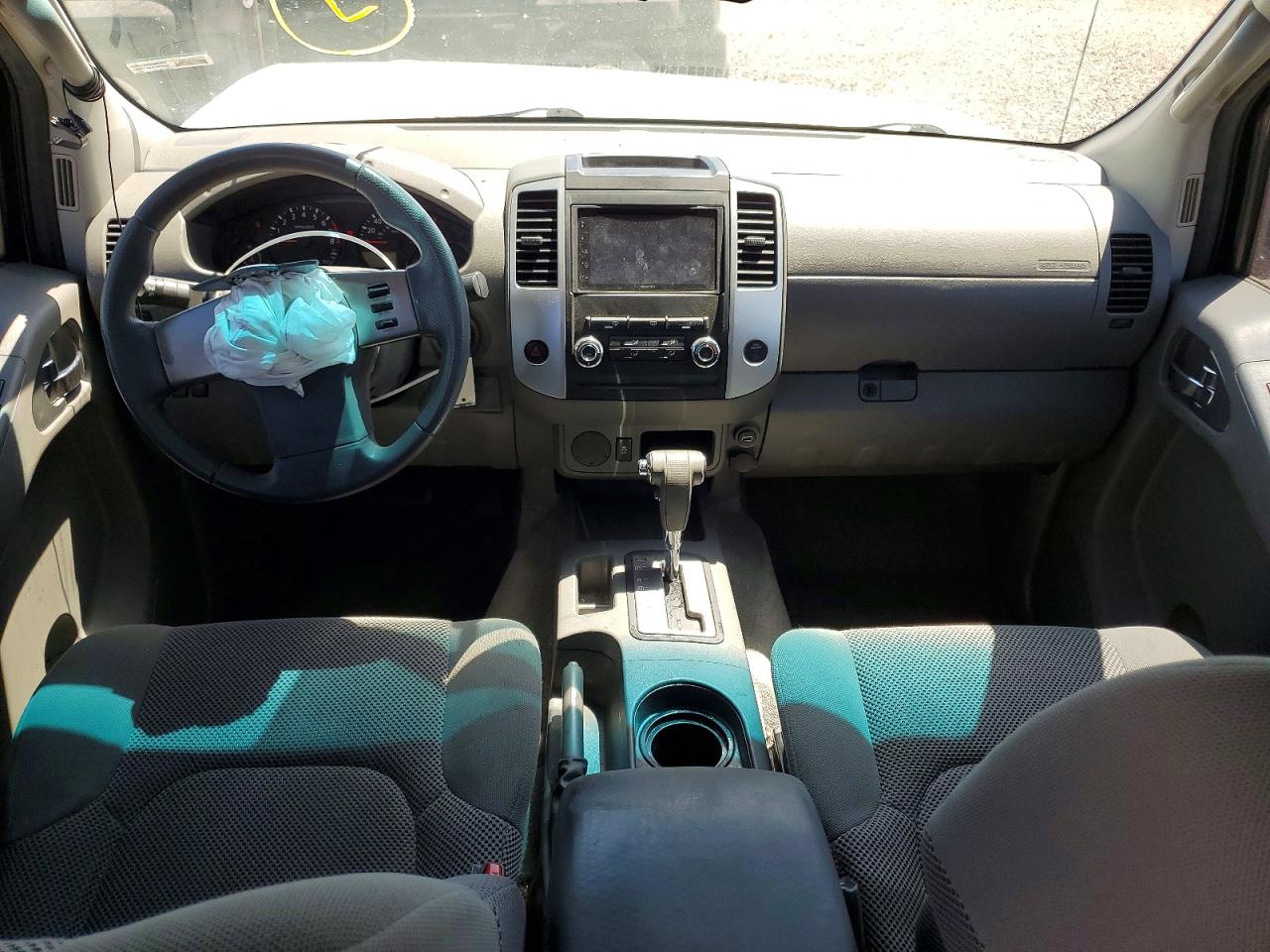 Nissan Frontier Sv V6