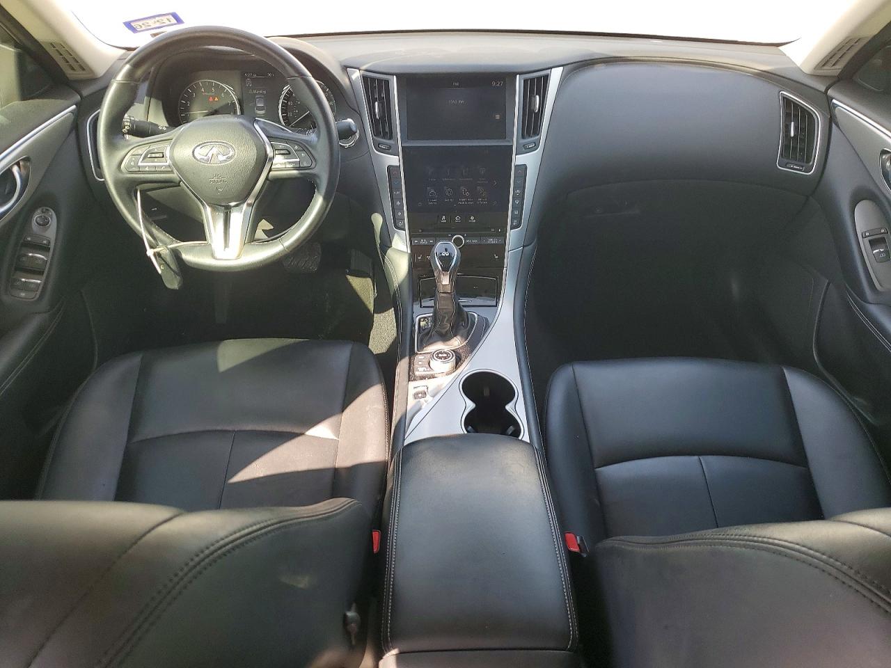 INFINITI Q50 Luxe