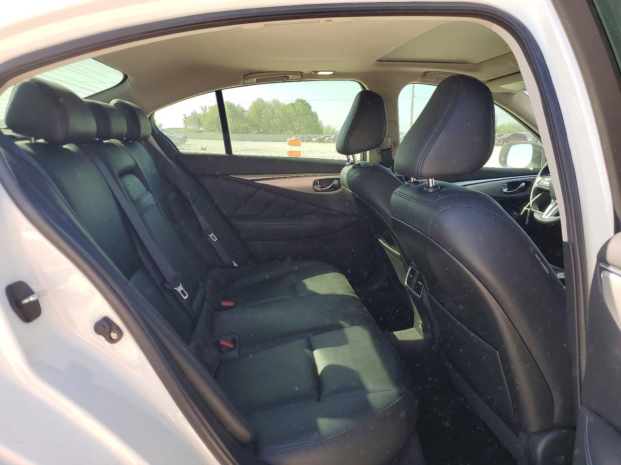INFINITI Q50 Luxe