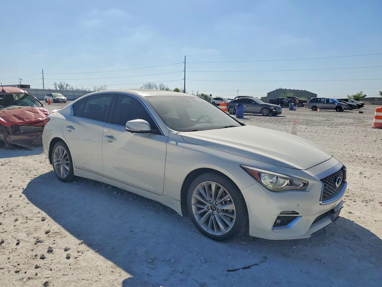 INFINITI Q50 Luxe