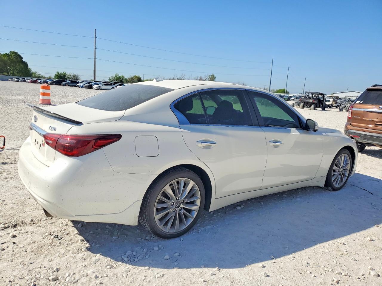 INFINITI Q50 Luxe