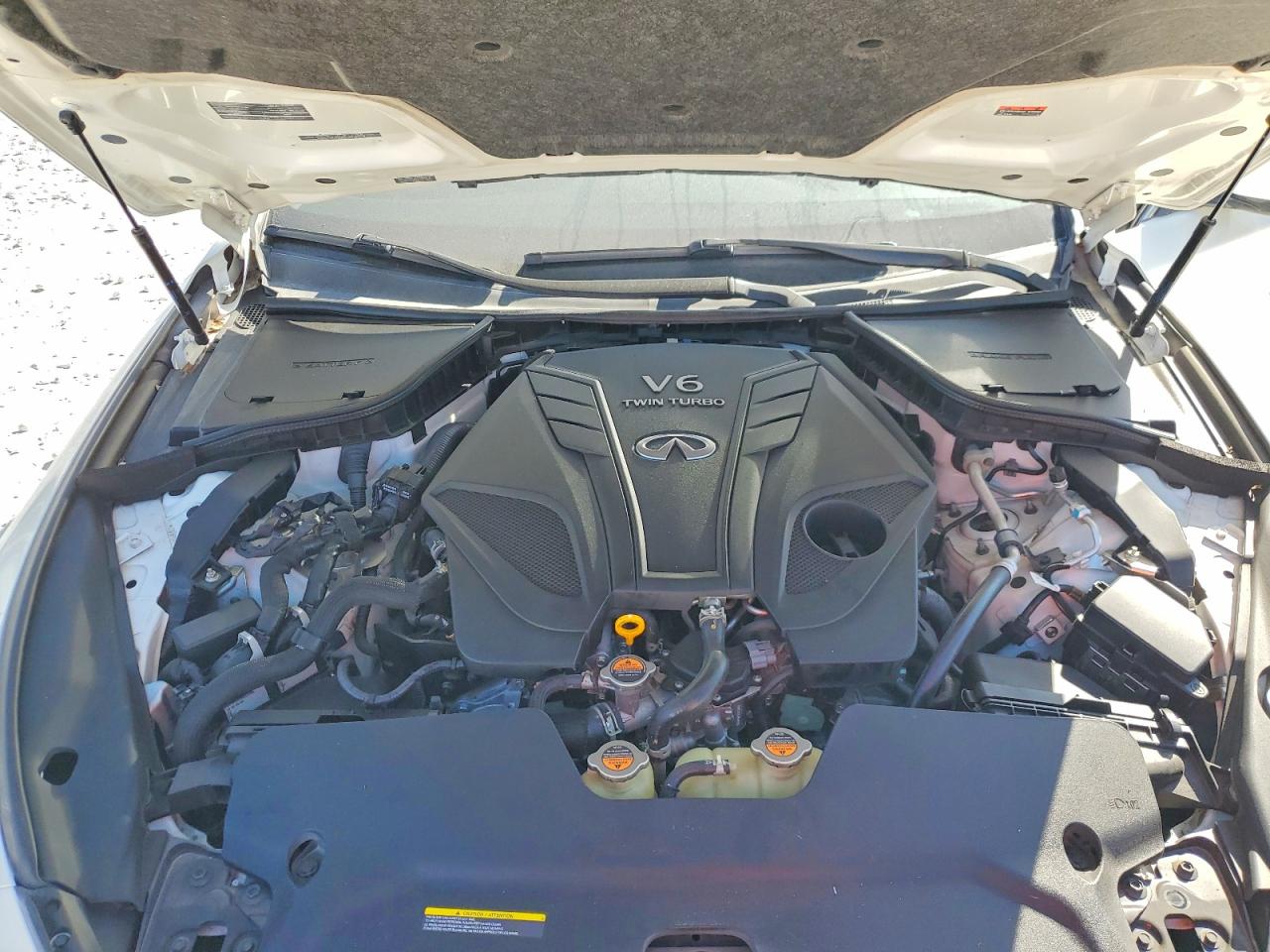 INFINITI Q50 Luxe