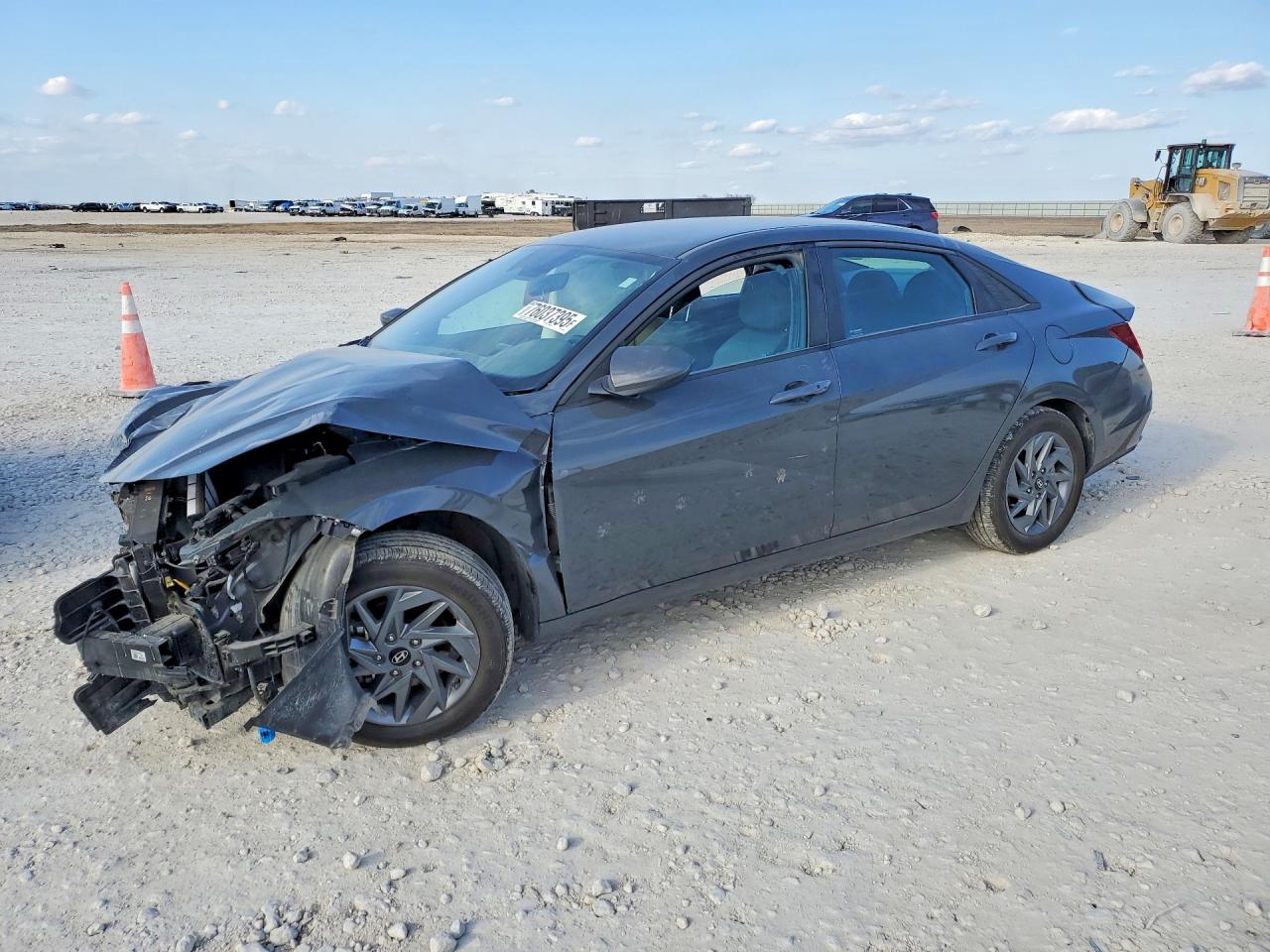 Salvage Hyundai ELANTRA Image