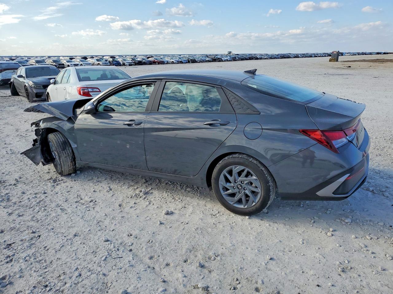 Hyundai ELANTRA Sel