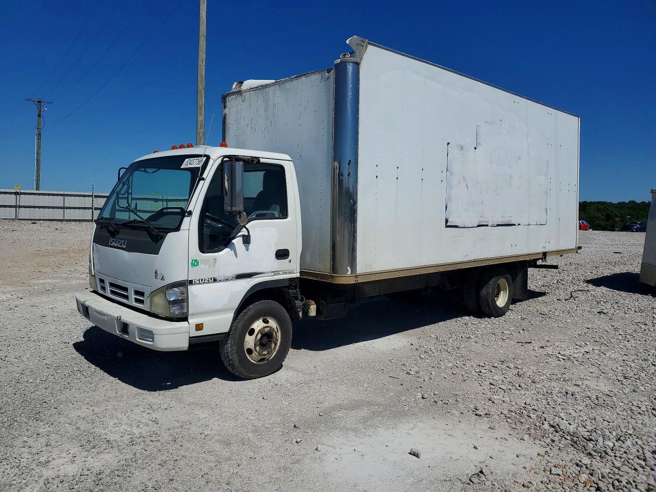 Salvage Isuzu Npr Image