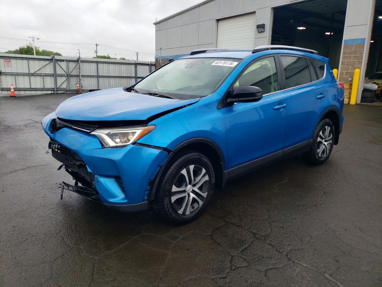 Salvage Toyota RAV4 Image
