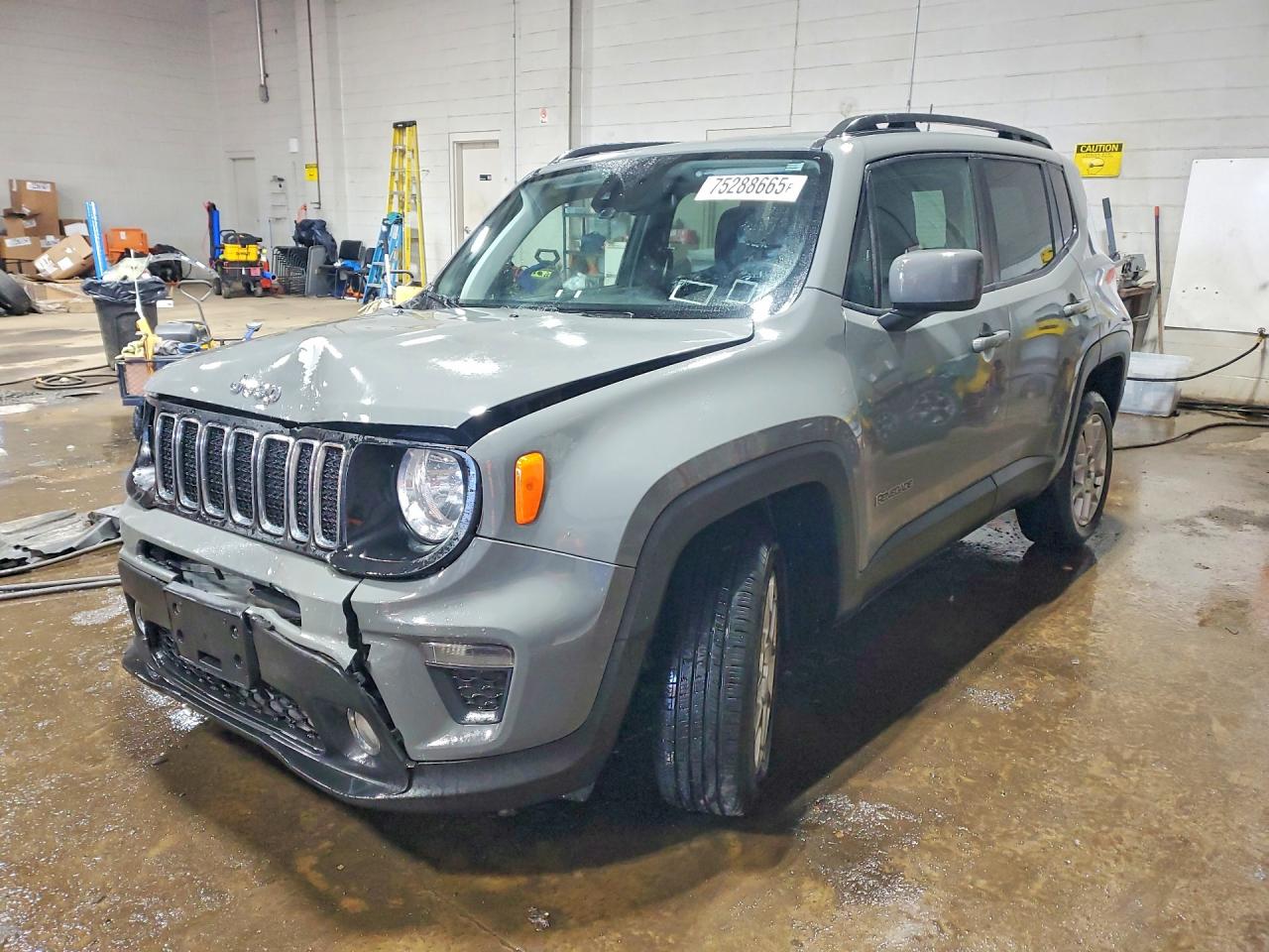 Salvage Jeep Renegade Image