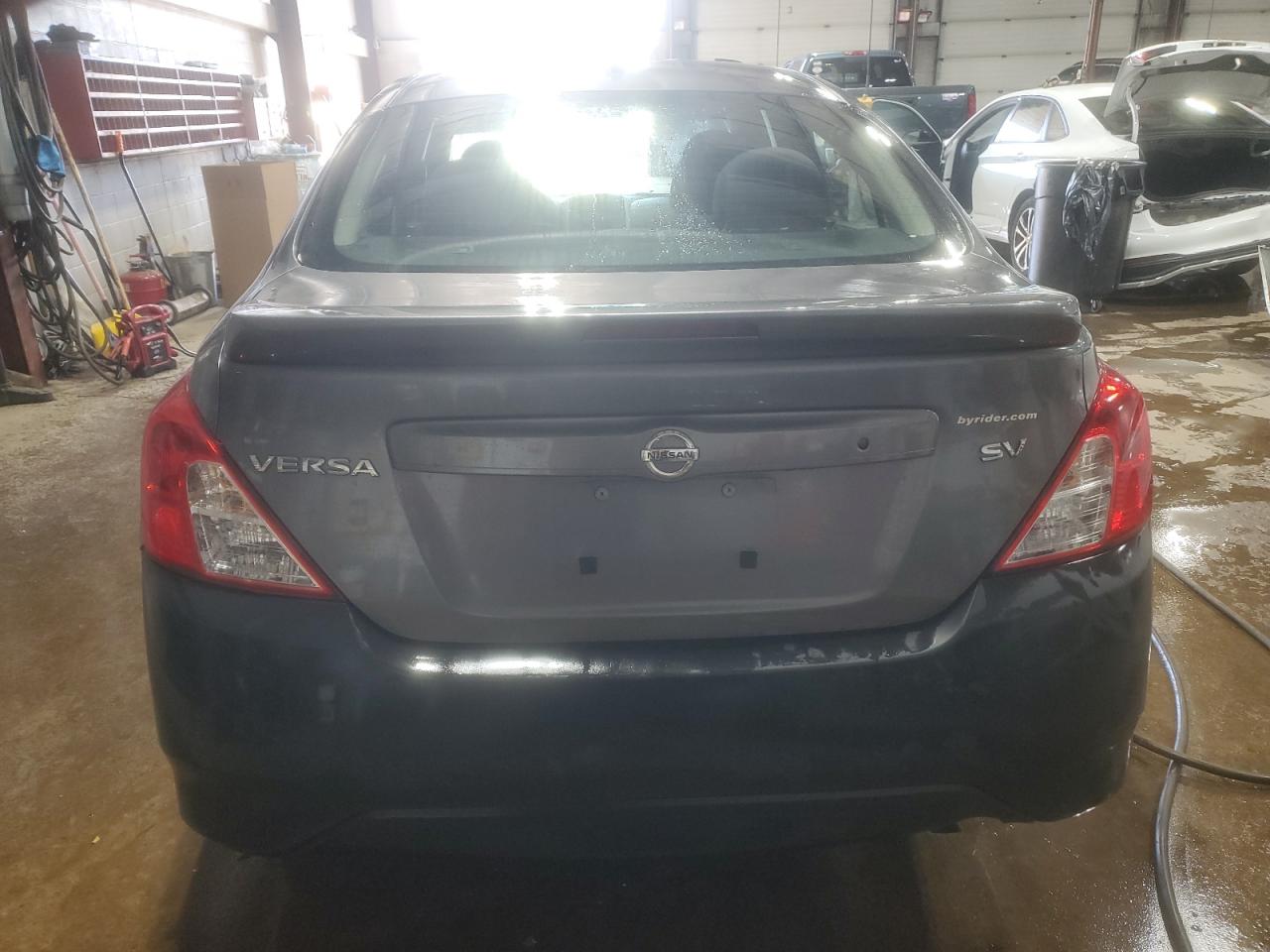 Nissan Versa 1.6 Sv