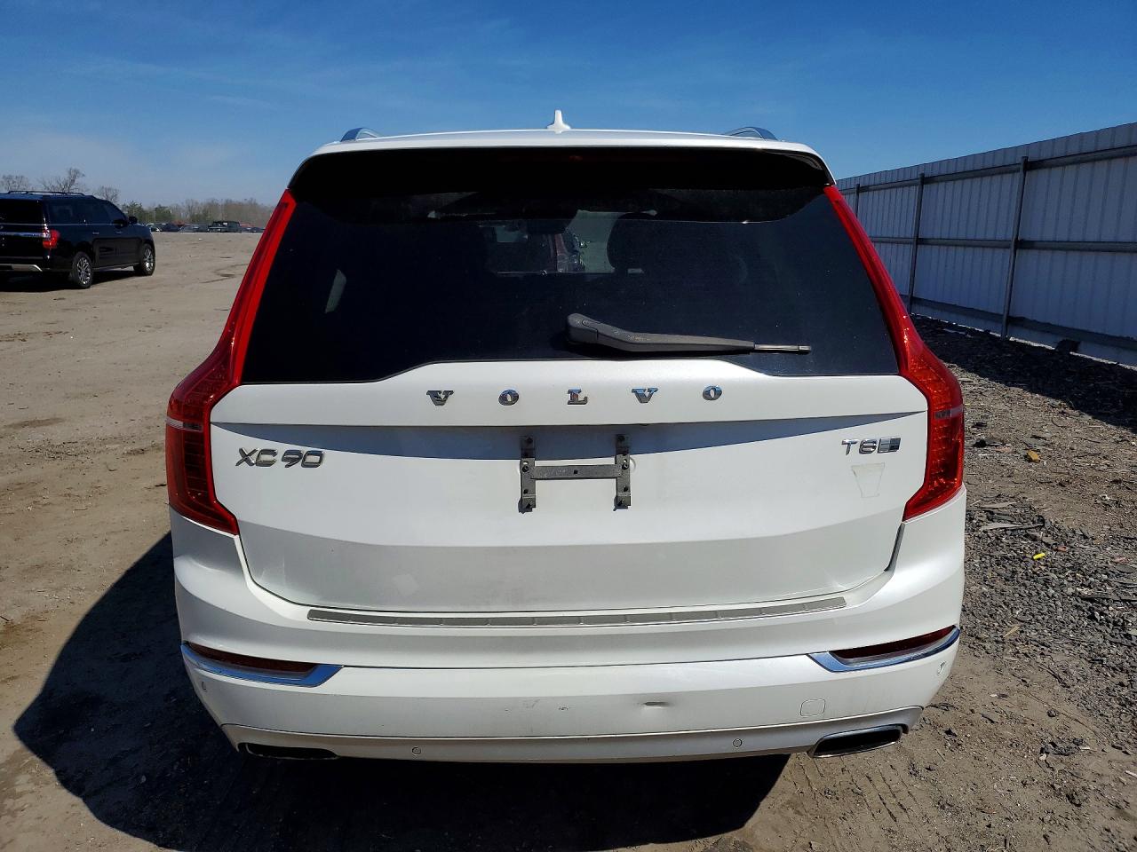 Volvo XC90 T8