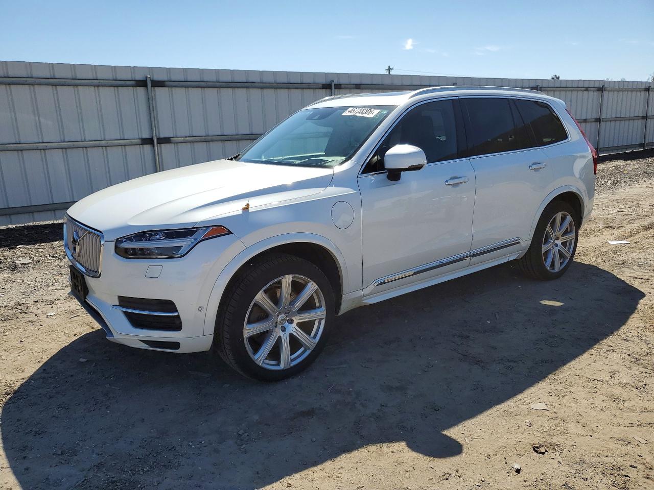 Salvage Volvo XC90 Image