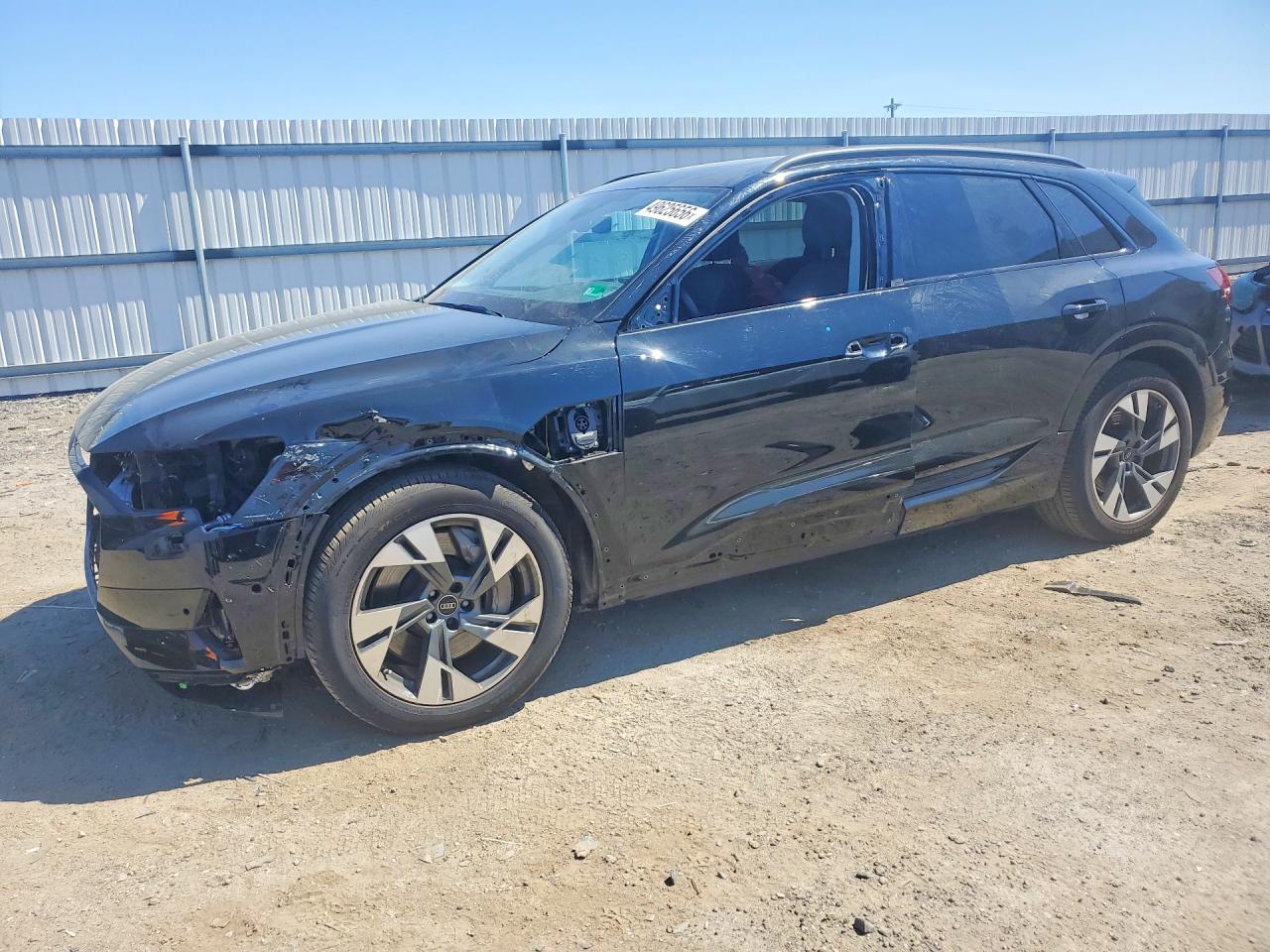 Salvage Audi e-tron Image