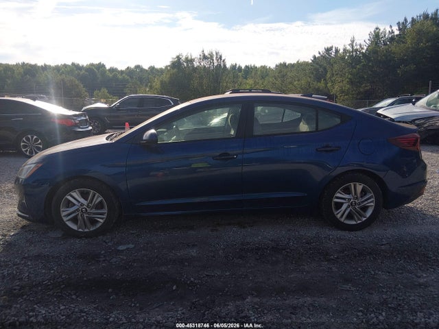 Hyundai ELANTRA Sel