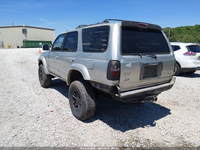 Toyota 4Runner Limited V6