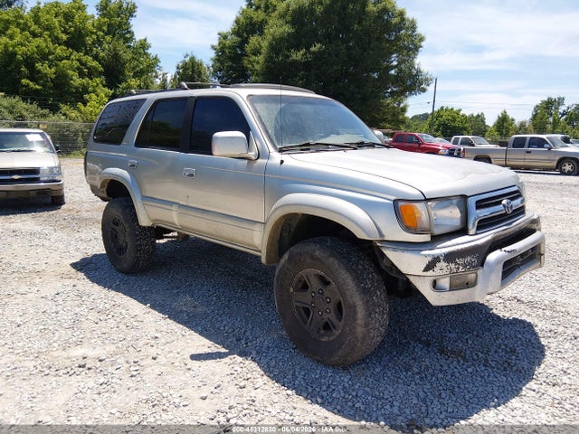 Salvage Toyota 4Runner Image