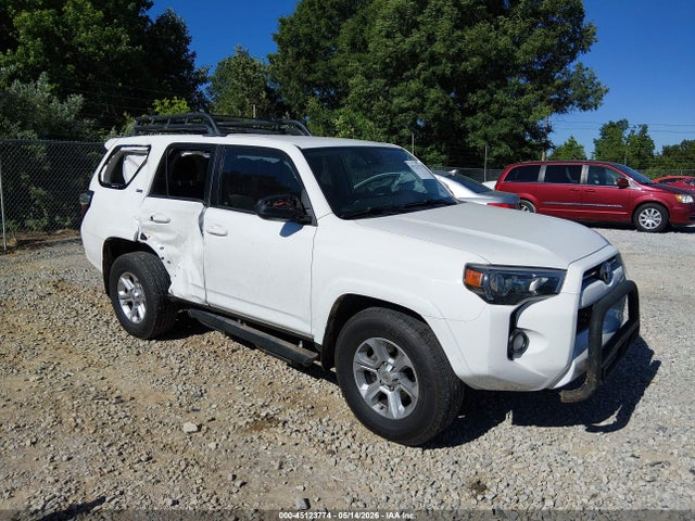 Salvage Toyota 4Runner Image