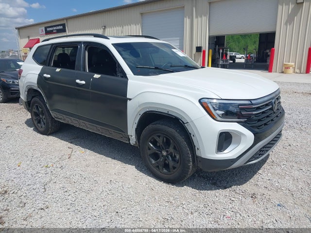 Salvage Volkswagen Atlas Image