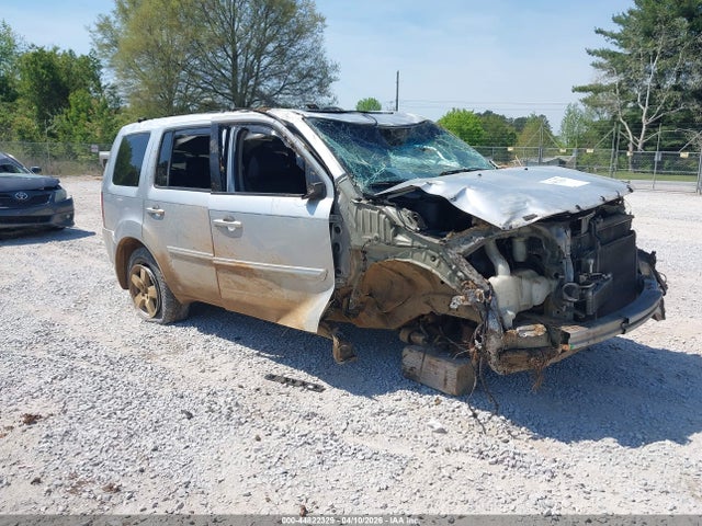 Salvage Honda Pilot Image